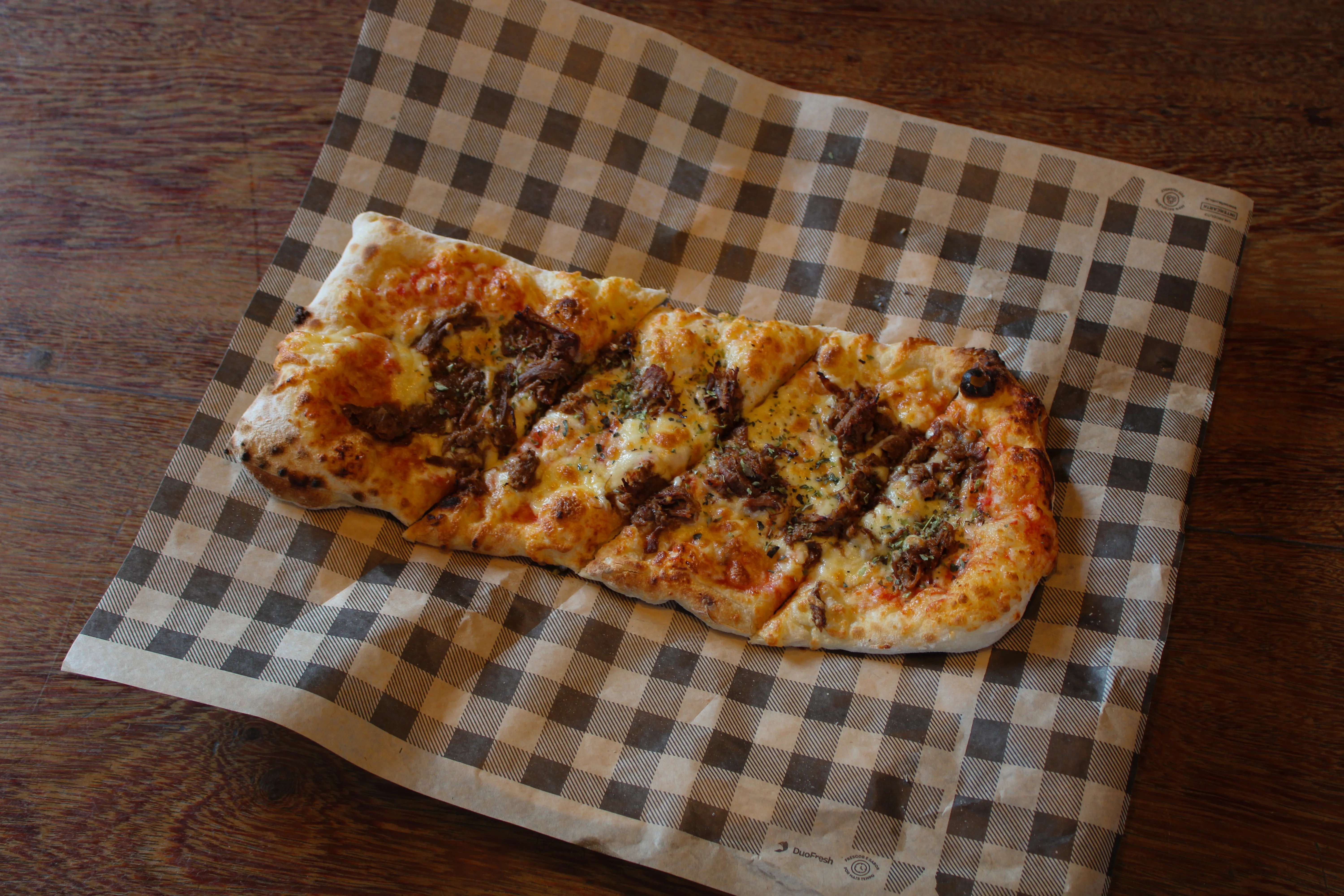 Half Pizza Carne de Panela
